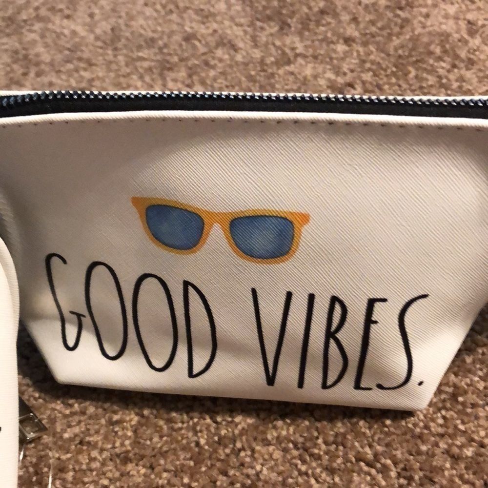 Set of 2 Rae Dunn Makeup Bags - Picture 3 of 5
